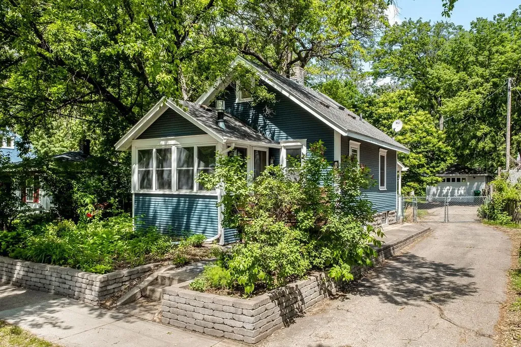 3214 E 53rd Street Minneapolis MN 55417