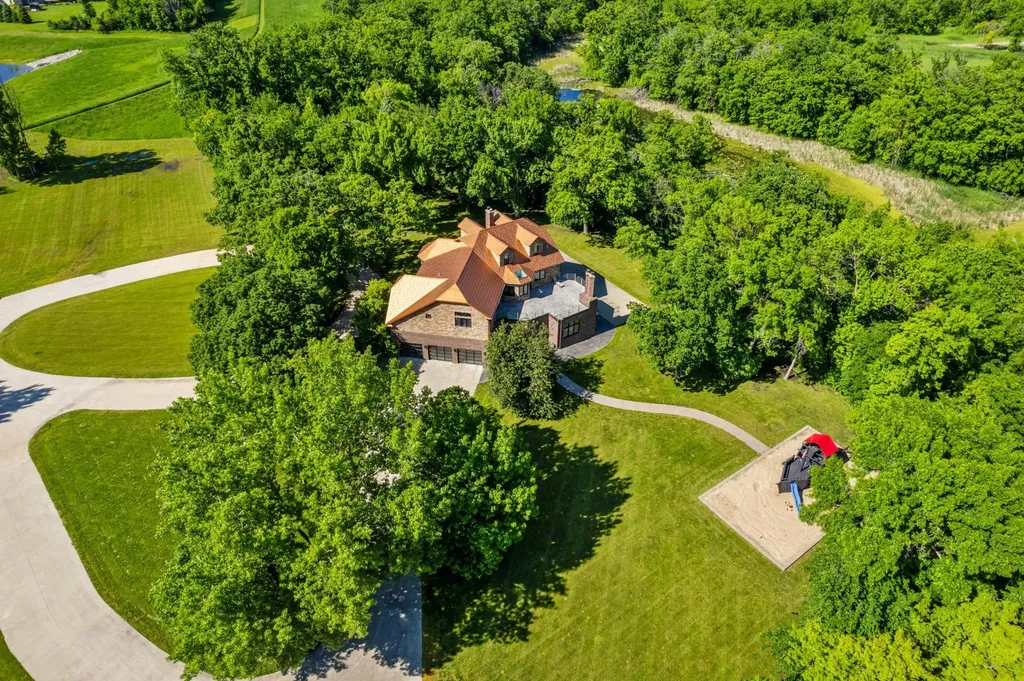 700 62nd Avenue N Moorhead MN 56560