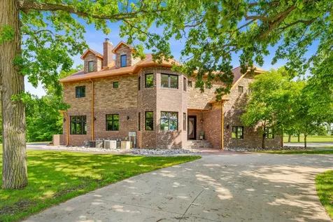 700 62nd Avenue N Moorhead MN 56560