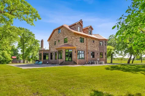 700 62nd Avenue N Moorhead MN 56560