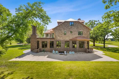 700 62nd Avenue N Moorhead MN 56560