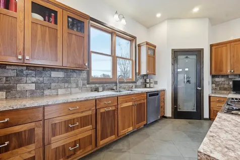 5365 159th Avenue SE Kindred ND 58051