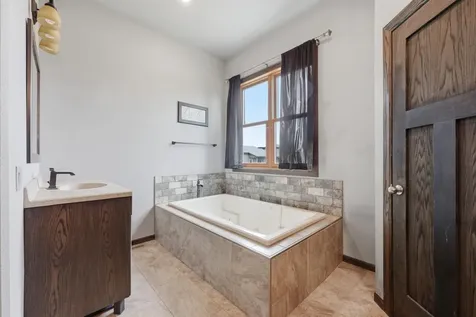 5365 159th Avenue SE Kindred ND 58051