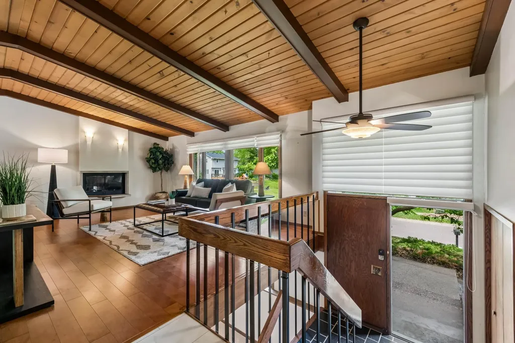 4860 Kingsberry Lane Minnetonka MN 55345