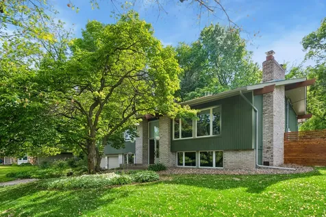 4860 Kingsberry Lane Minnetonka MN 55345