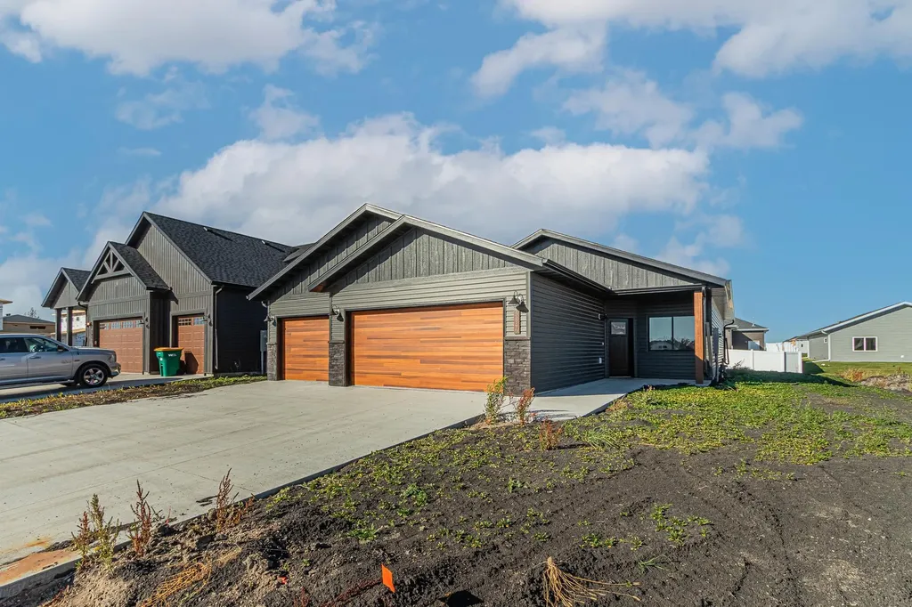 5846 James Drive W West Fargo ND 58078