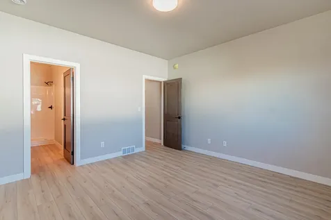 5846 James Drive W West Fargo ND 58078