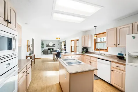 1504 Minneapolis Avenue Duluth MN 55803