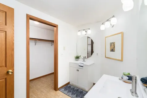 1504 Minneapolis Avenue Duluth MN 55803