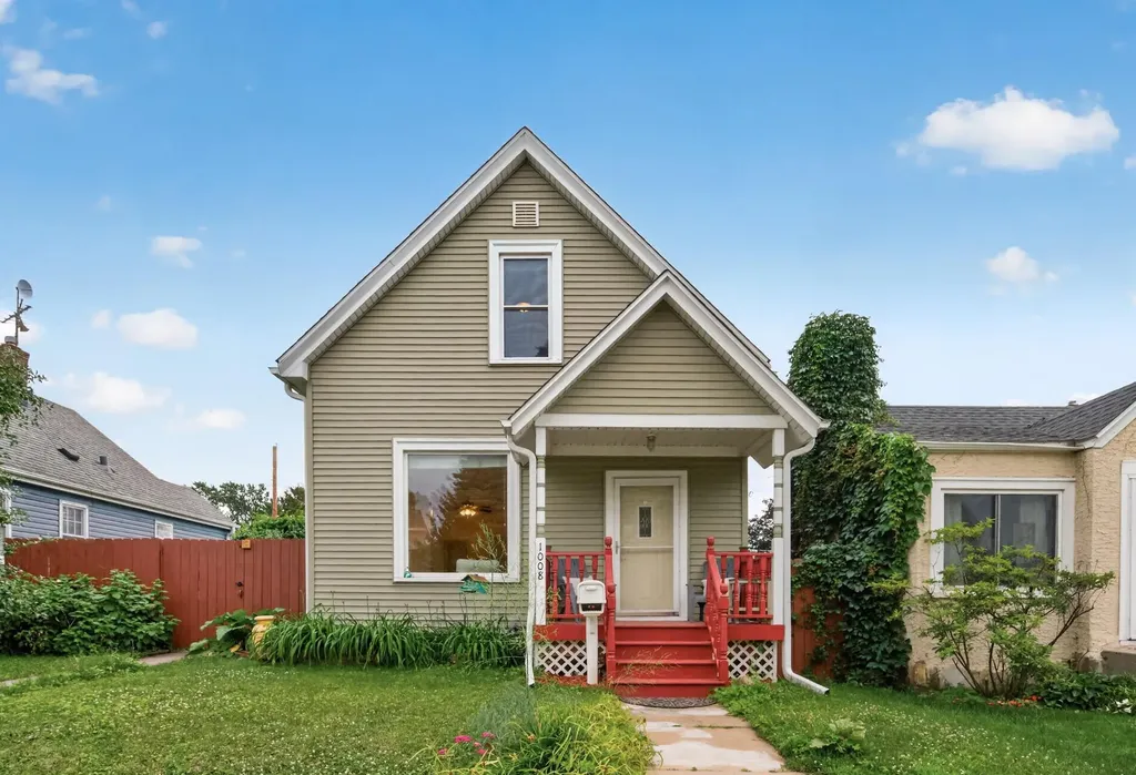 1008 Cook Avenue E Saint Paul MN 55106