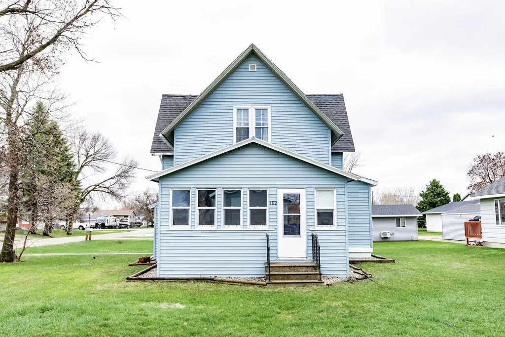 182 3rd Street N Casselton ND 58012