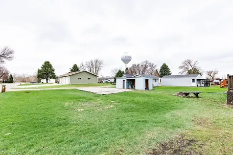 182 3rd Street N Casselton ND 58012