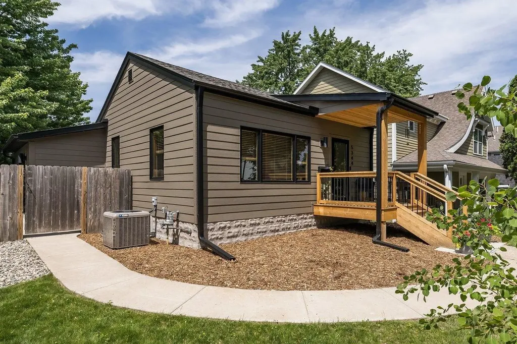 5344 Chowen Avenue S Minneapolis MN 55410