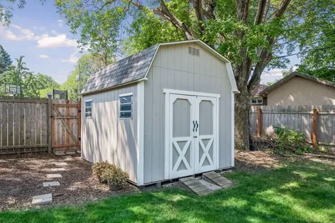 7116 Bristol Boulevard Edina MN 55435
