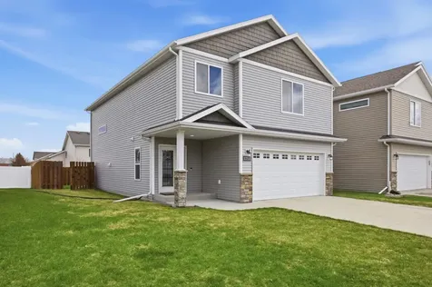 928 41st Avenue S Moorhead MN 56560