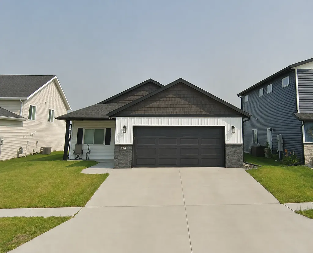 728 1st Avenue Horace ND 58047