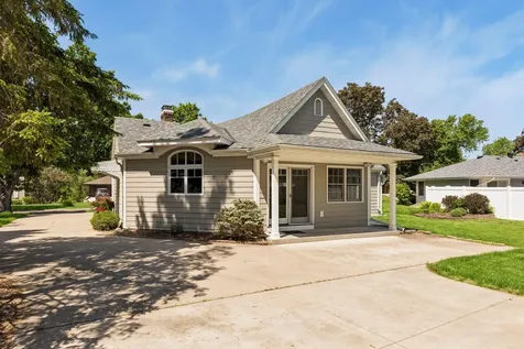 2936 Quail Avenue N Golden Valley MN 55422