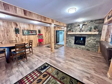 5713 Crane Lake Road Buyck MN 55771