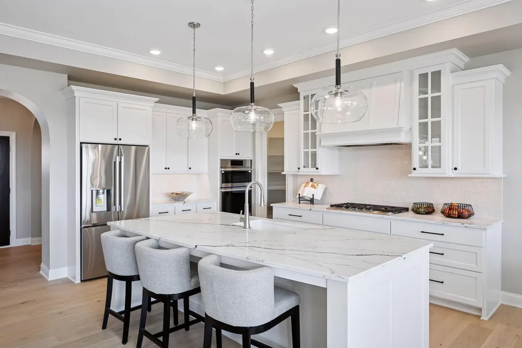 9064 Mills Lane Chanhassen MN 55317