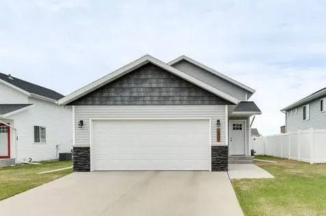 1207 Barnes Drive W West Fargo ND 58078