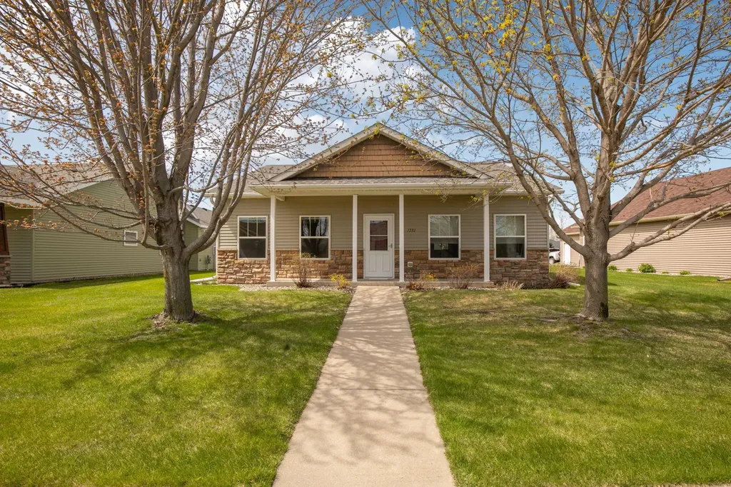 1731 Knottingham Drive Sartell MN 56377