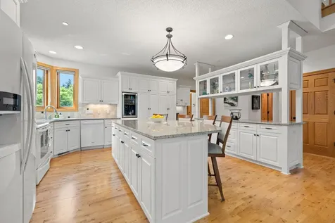 4854 Linden Trail N Lake Elmo MN 55042