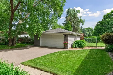 15725 2nd Avenue N Plymouth MN 55447