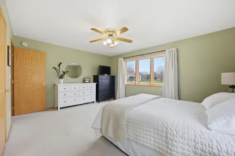 4054 S Rivershore Drive Moorhead MN 56560
