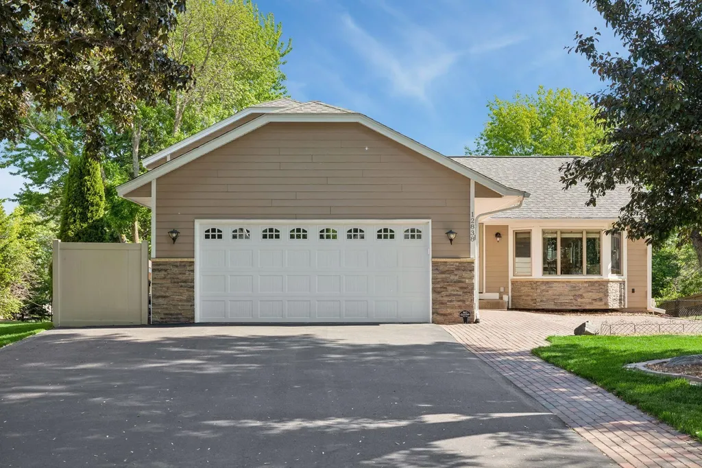 12838 95th Avenue N Maple Grove MN 55369