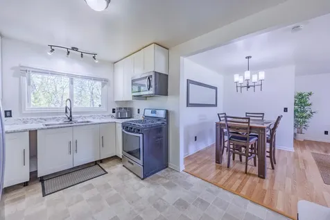 1529 Hudson Road Saint Paul MN 55106
