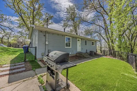1529 Hudson Road Saint Paul MN 55106