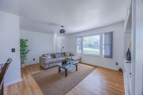 1529 Hudson Road Saint Paul MN 55106