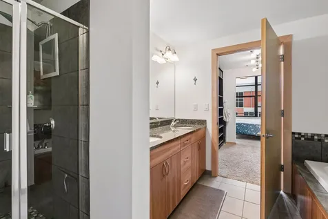 215 10th Avenue S Minneapolis MN 55415