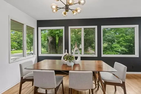 145 Rustic Lodge W Minneapolis MN 55419