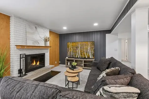 145 Rustic Lodge W Minneapolis MN 55419