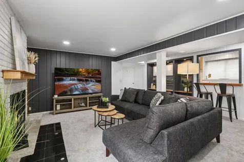 145 Rustic Lodge W Minneapolis MN 55419