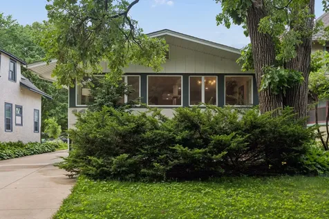 145 Rustic Lodge W Minneapolis MN 55419