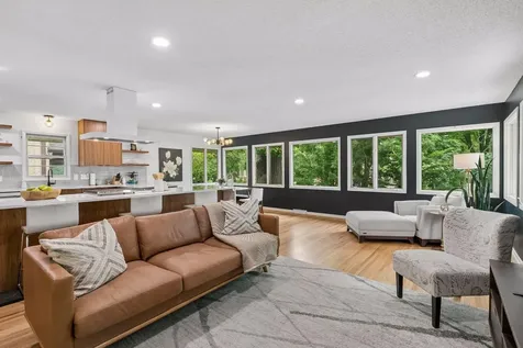 145 Rustic Lodge W Minneapolis MN 55419