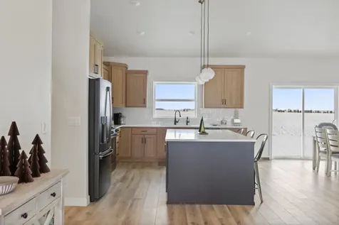 1555 72nd Avenue S Fargo ND 58104