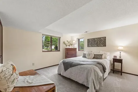 1916 Evergreen Echo Woodbury MN 55125