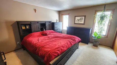 4041 S Rivershore Drive Moorhead MN 56560