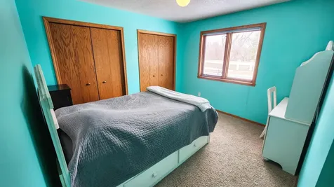 4041 S Rivershore Drive Moorhead MN 56560