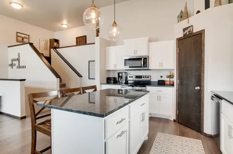 954 28th Avenue W West Fargo ND 58078