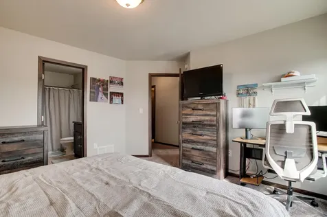 954 28th Avenue W West Fargo ND 58078