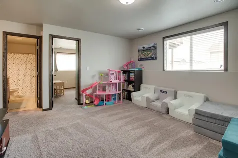 954 28th Avenue W West Fargo ND 58078