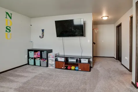 954 28th Avenue W West Fargo ND 58078