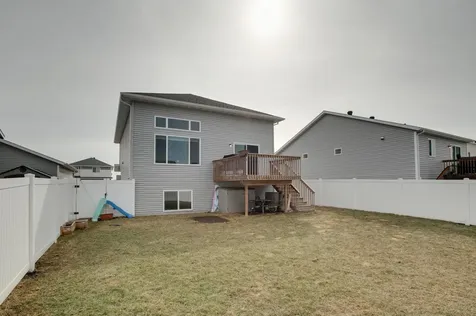 954 28th Avenue W West Fargo ND 58078