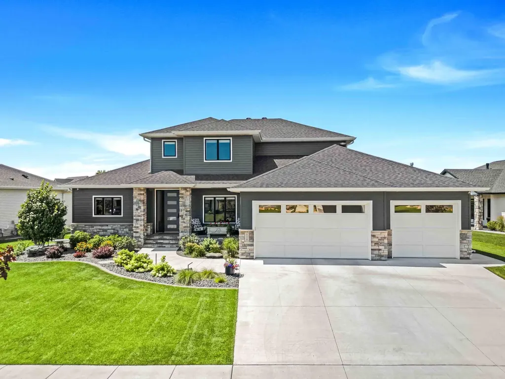 324 25th Avenue E West Fargo ND 58078