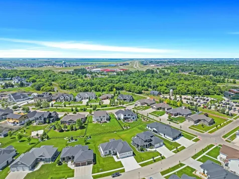324 25th Avenue E West Fargo ND 58078