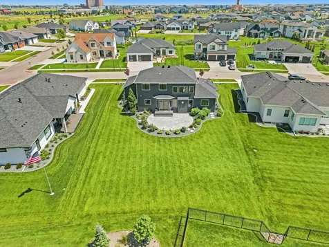 324 25th Avenue E West Fargo ND 58078